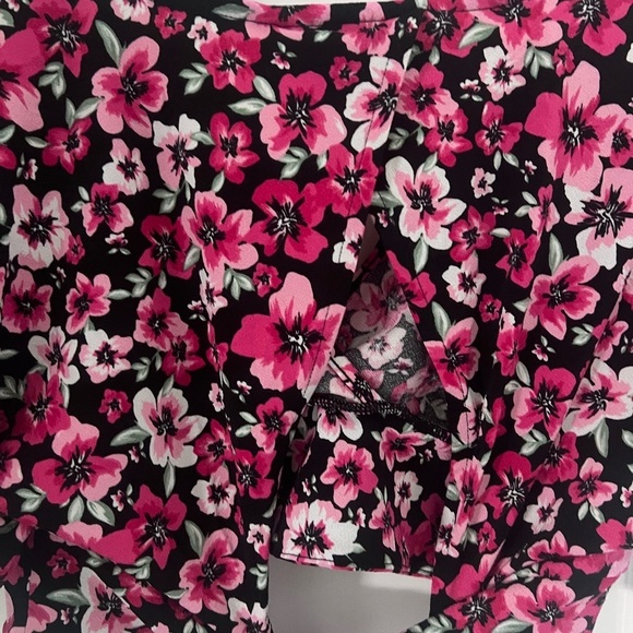 H&M Women's Floral Wrap CropTop - Pink and Black Size Medium - Picture 7 of 9